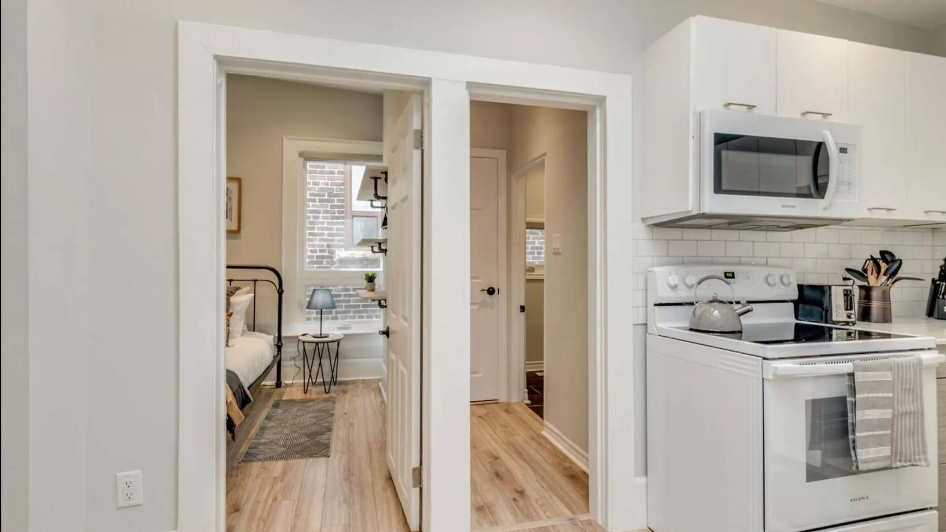 Casa Leslieville - 2Br Suite With Lrg Patio Toronto Hotel