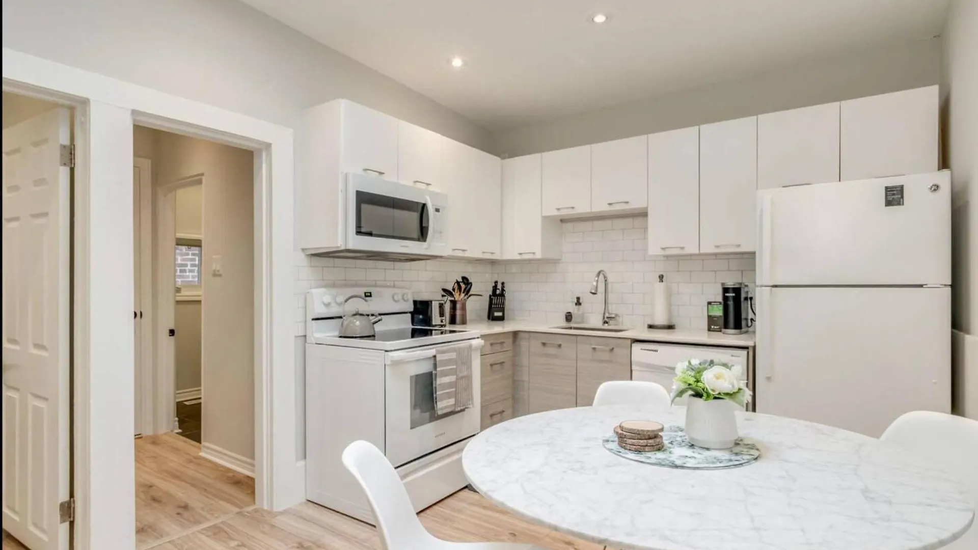 Casa Leslieville - 2Br Suite With Lrg Patio Toronto Hotel