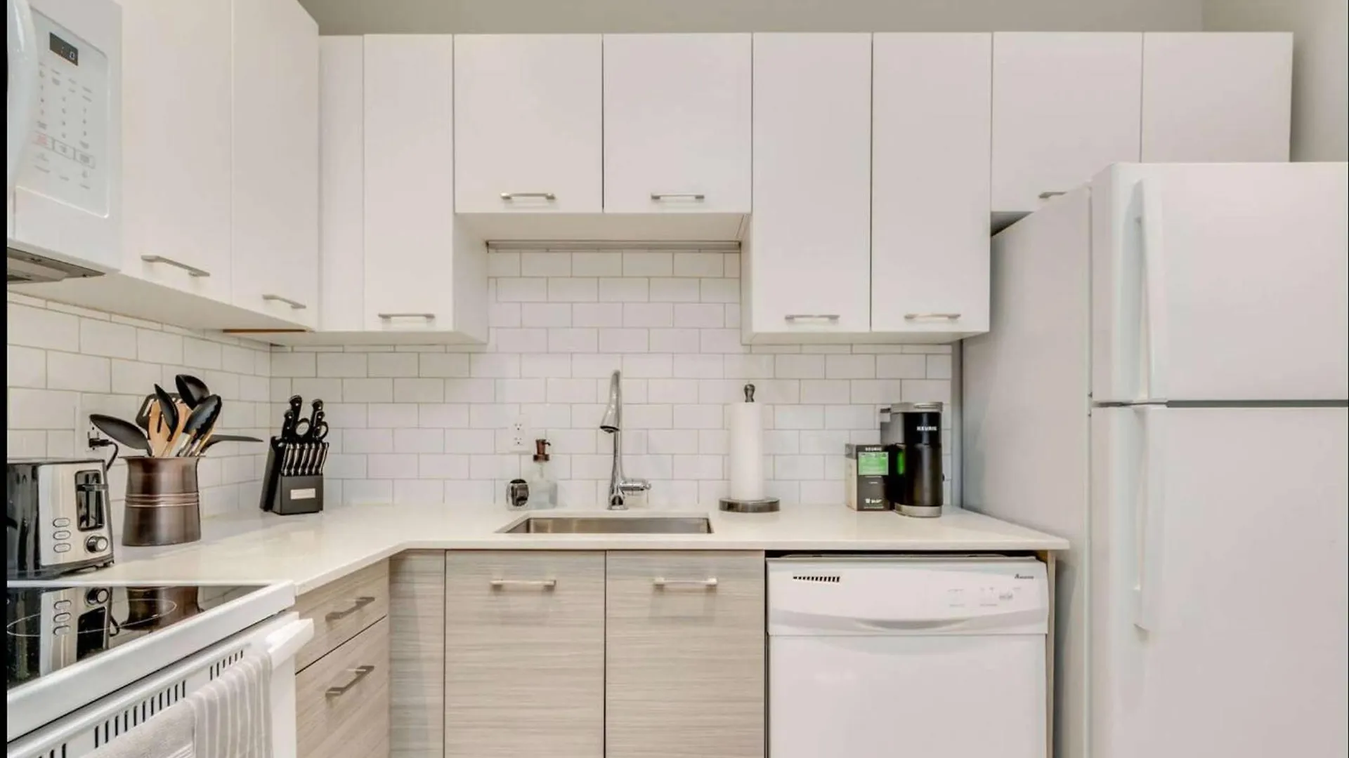 Hotel Casa Leslieville - 2Br Suite With Lrg Patio Toronto