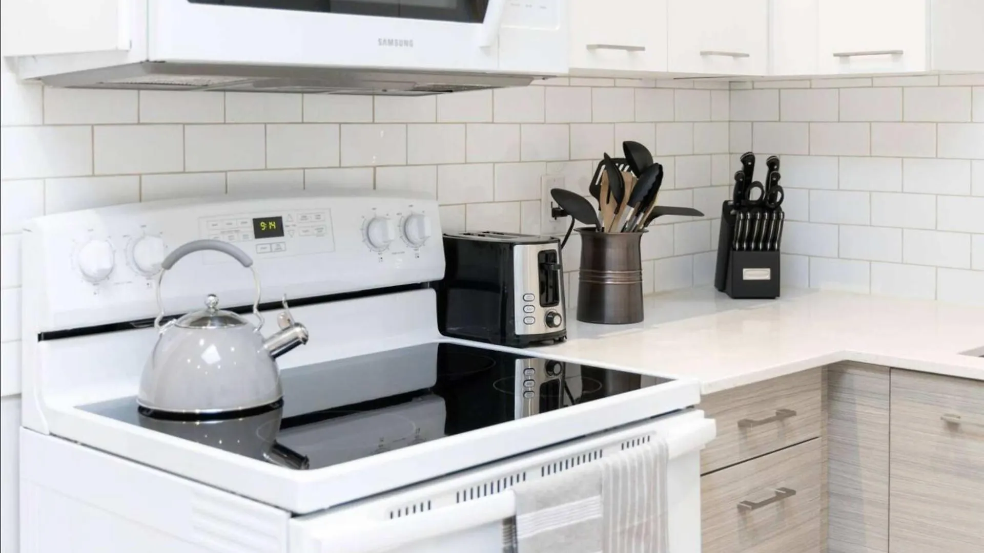 Hotel Casa Leslieville - 2Br Suite With Lrg Patio Toronto Canada