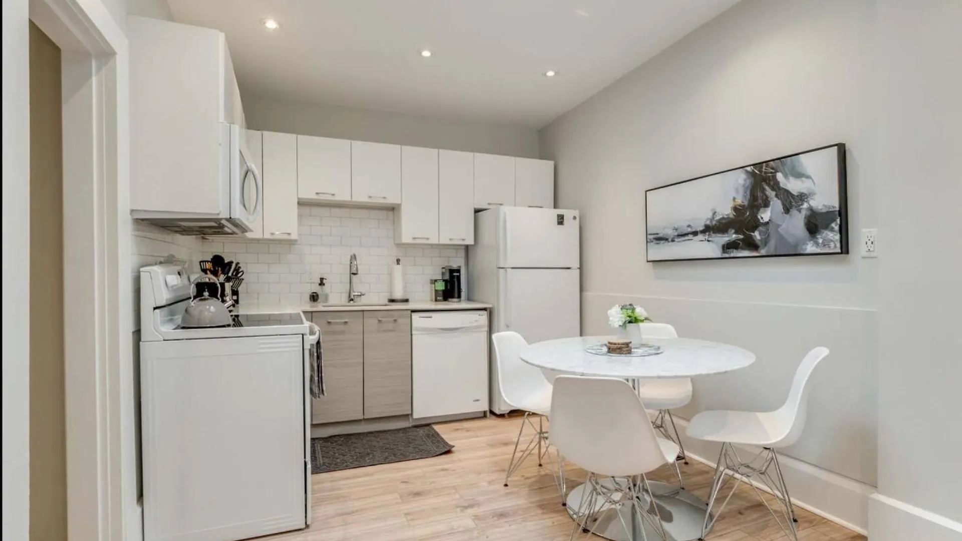 Casa Leslieville - 2Br Suite With Lrg Patio Toronto Hotel